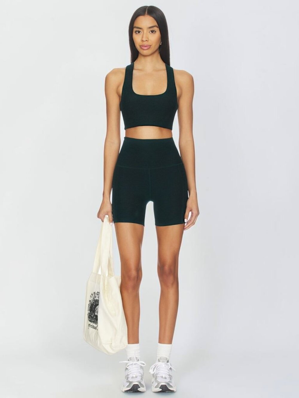 Beyond yoga workout set simplicity gym bra & 7" high rise shorts darkest night S